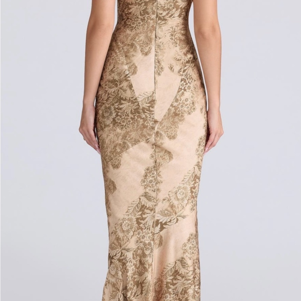 Beautiful and elegant House of CB Gold Maxi Dress. New with tags - Picture 2 of 5